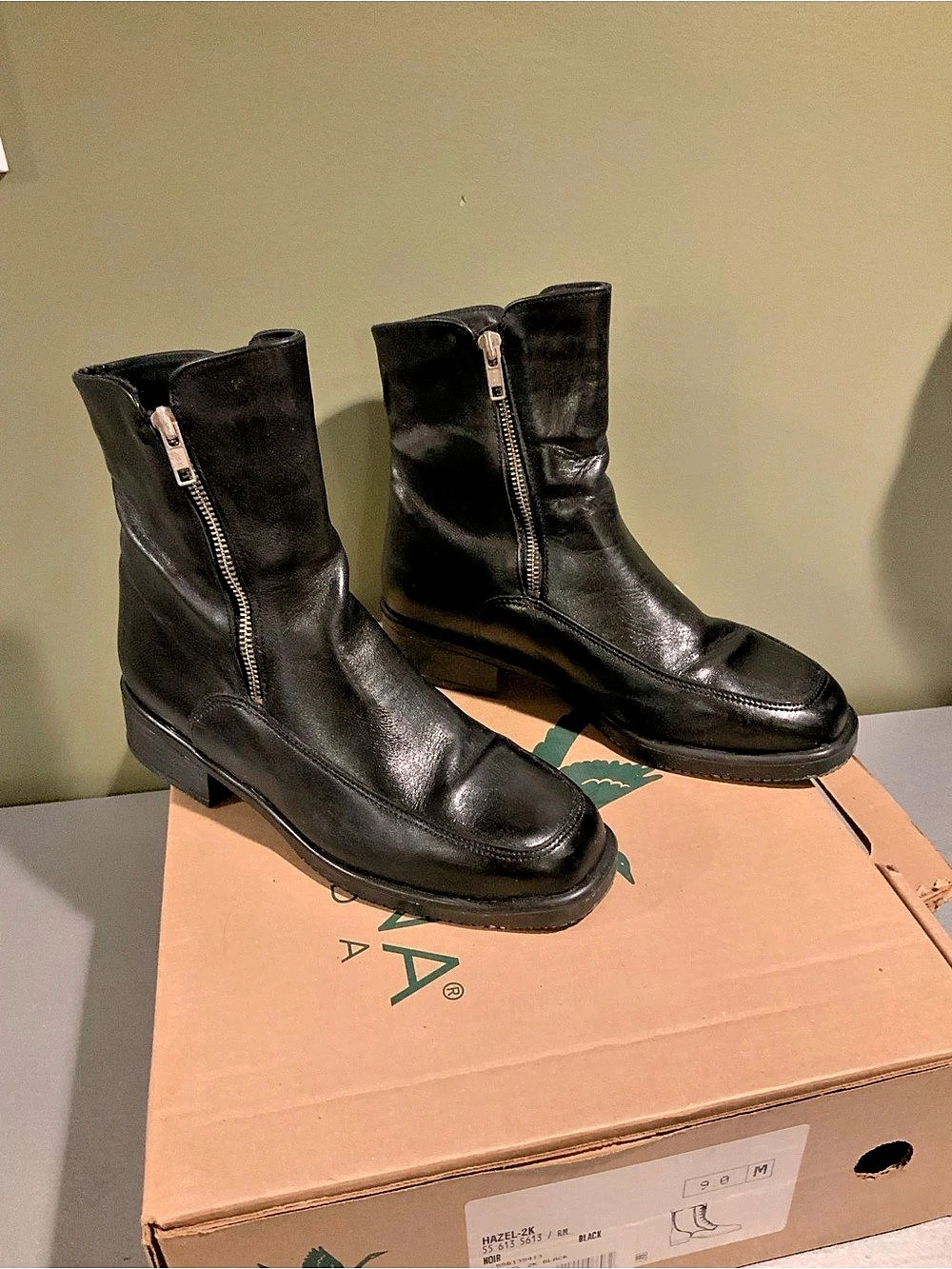Santana Canada Hazel-2K Leather Heeled Boots in Black US 9 M Like New